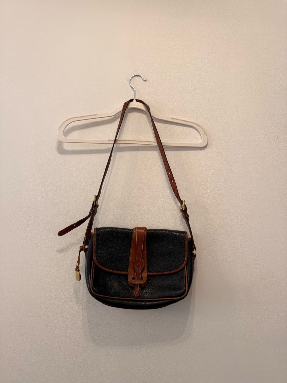 Dooney & Bourke Vintage Black with Brown Trim Pebbled Leather Crossbody Bag